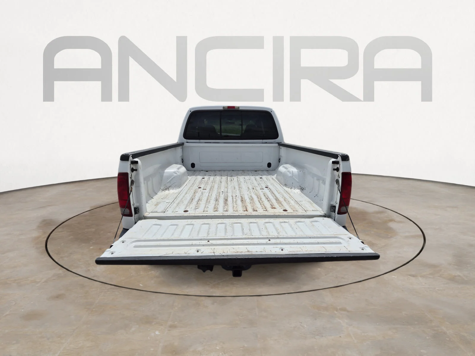 Used 2004 White Ford XL image 12