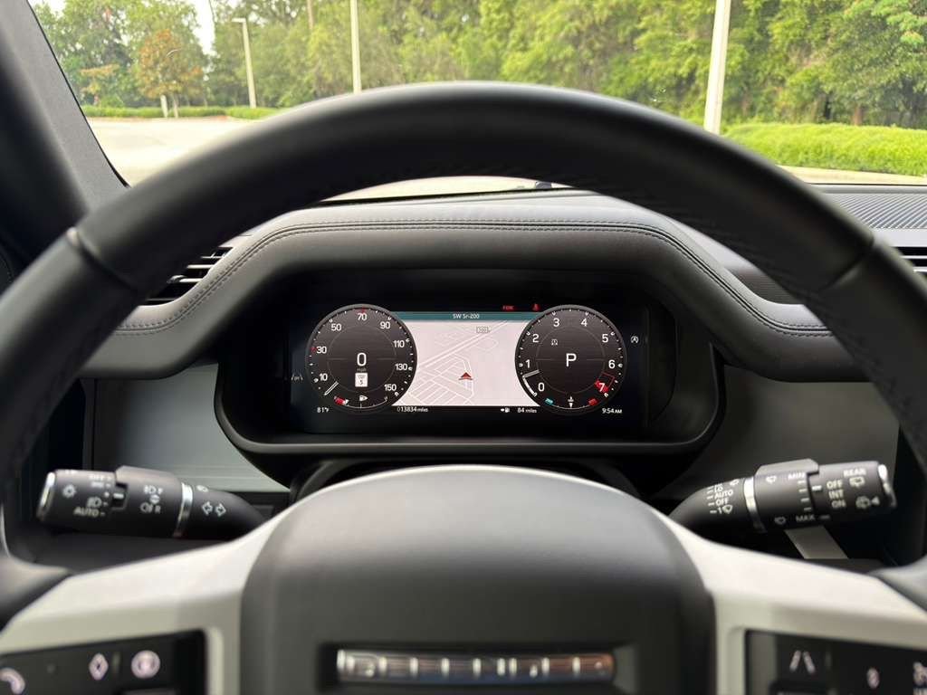 2025 Land Rover Defender X-Dynamic SE - Photo 17