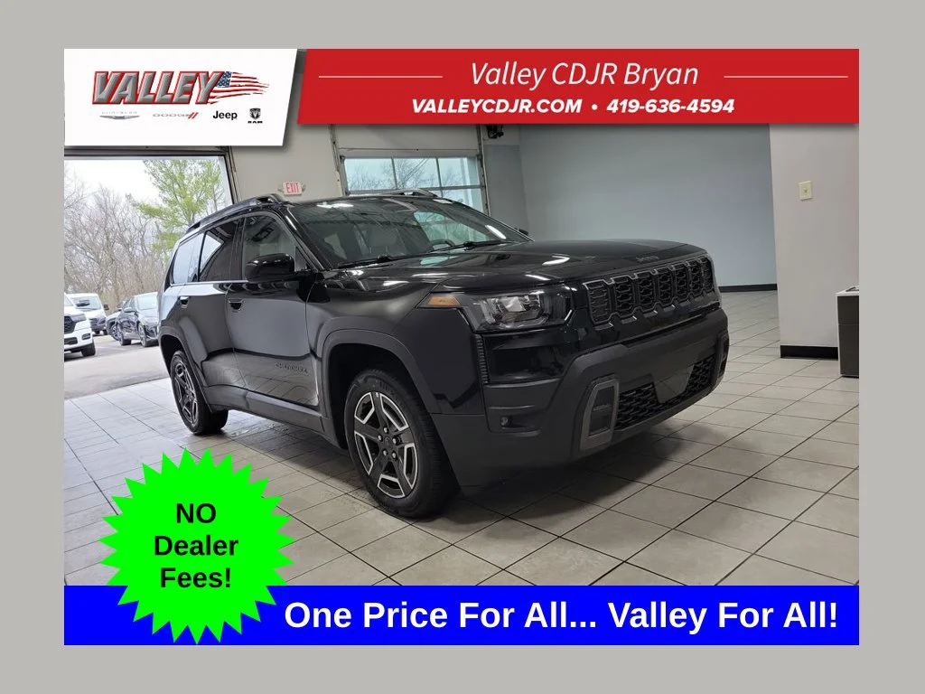 New 2026 Diamond Black Crystal Pearl-Coat Exterior Paint Jeep Laredo image 1