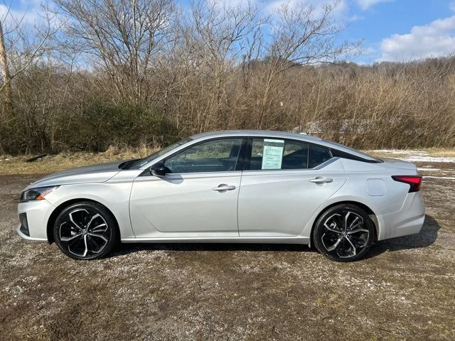 Used 2024 Silver Nissan 2.5 SR image 4