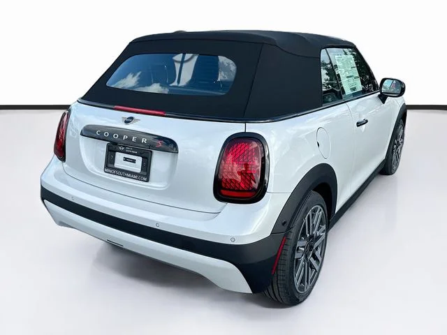 New 2026 White MINI Signature Plus image 6