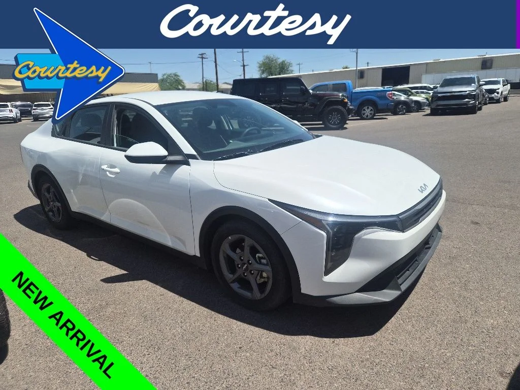 2025 Kia K4 LXS