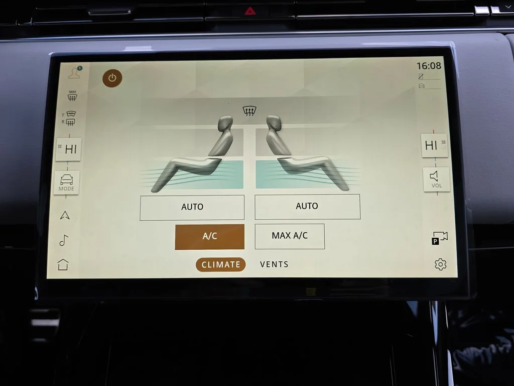 New 2026 Giola Green LAND ROVER Dynamic SE image 24