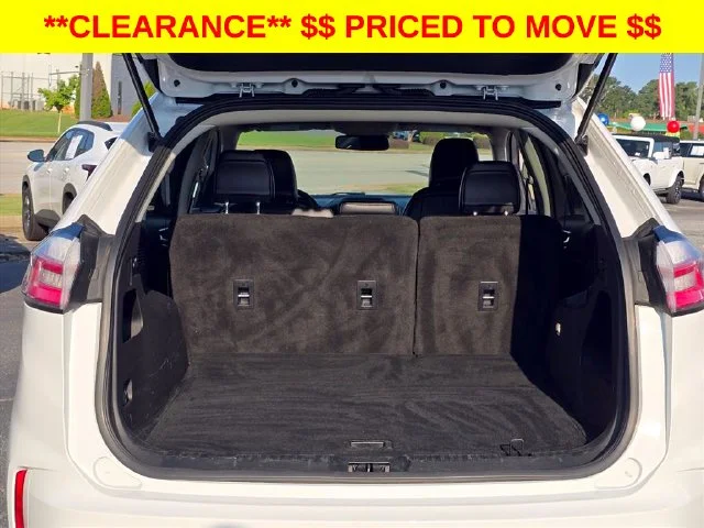 Used 2024 White Ford SEL image 30