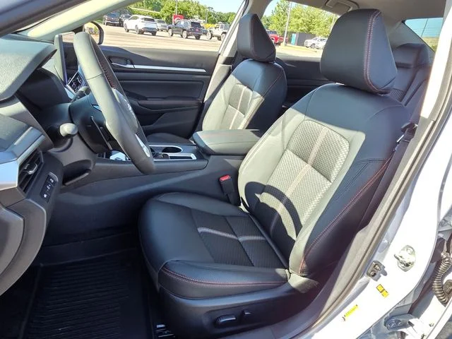 New 2026 Gray Nissan 2.5 SR image 8