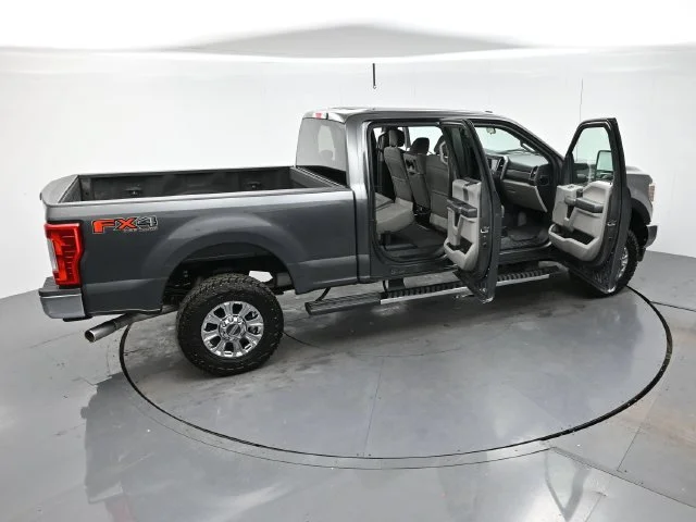 Used 2019 Magnetic Metallic Ford XL image 40