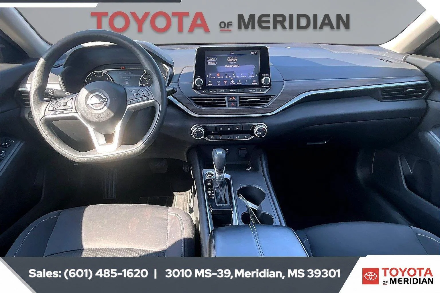 Used 2025 Garnet Pearl Metallic Nissan SV image 13