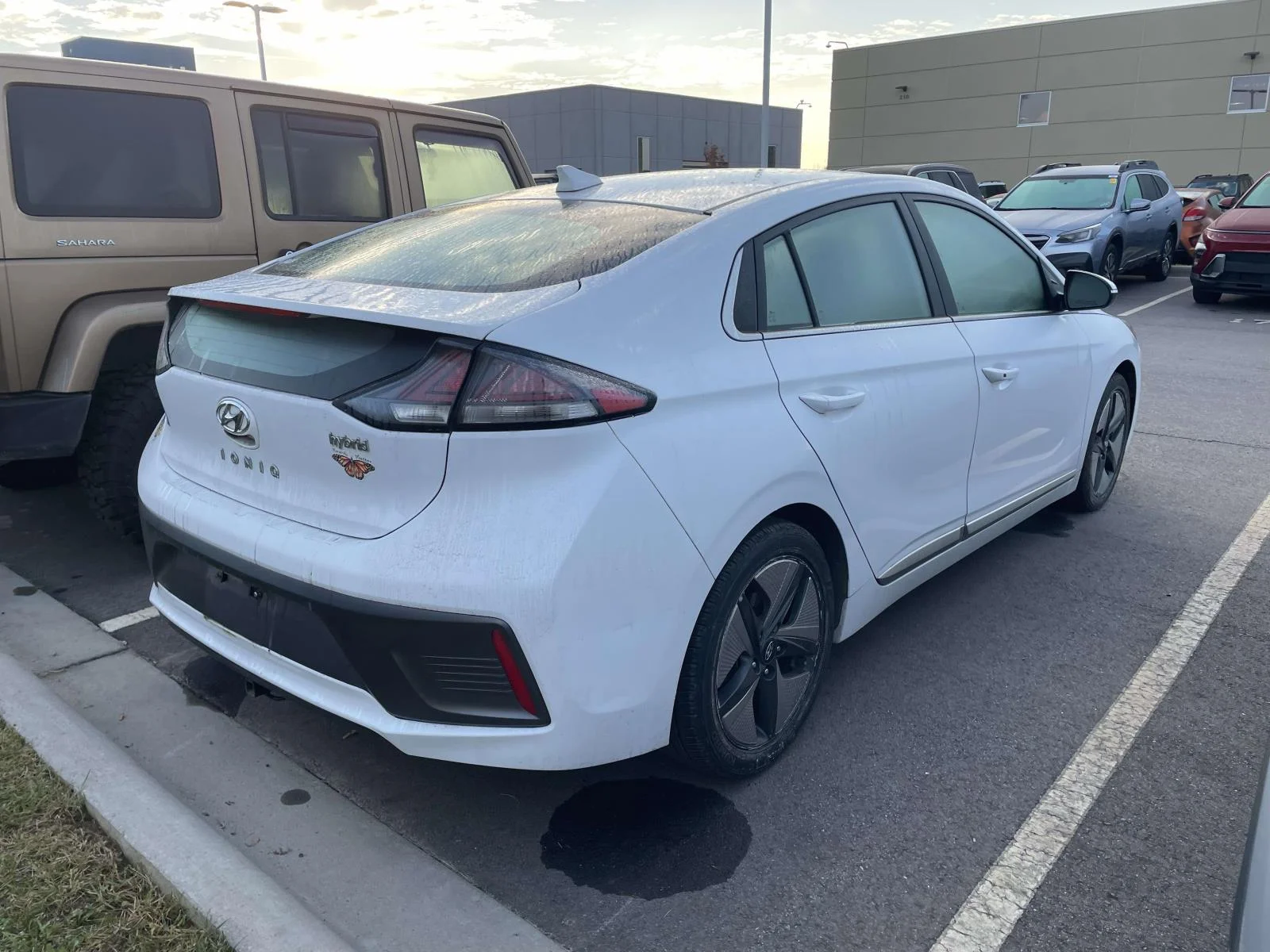 Used 2022 Ceramic White Hyundai SEL image 4