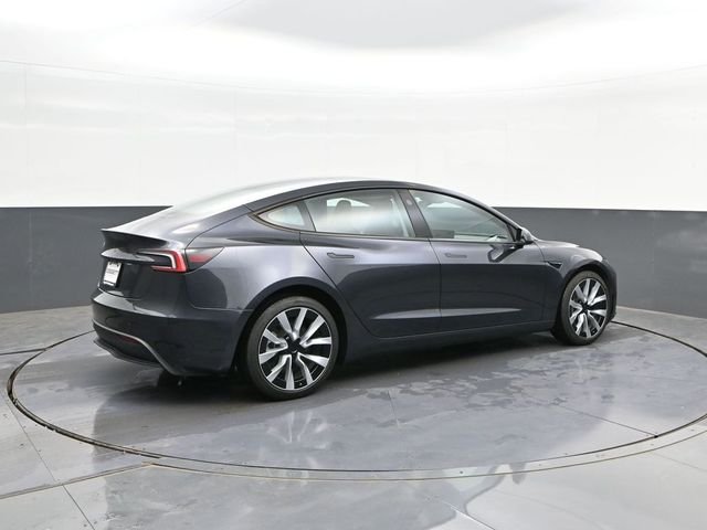 Used 2025  Tesla Standard image 13