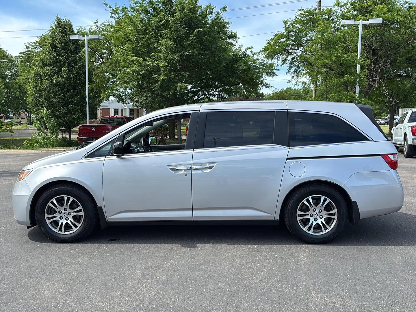 Used 2013 Alabaster Silver Metallic Honda EX-L image 21