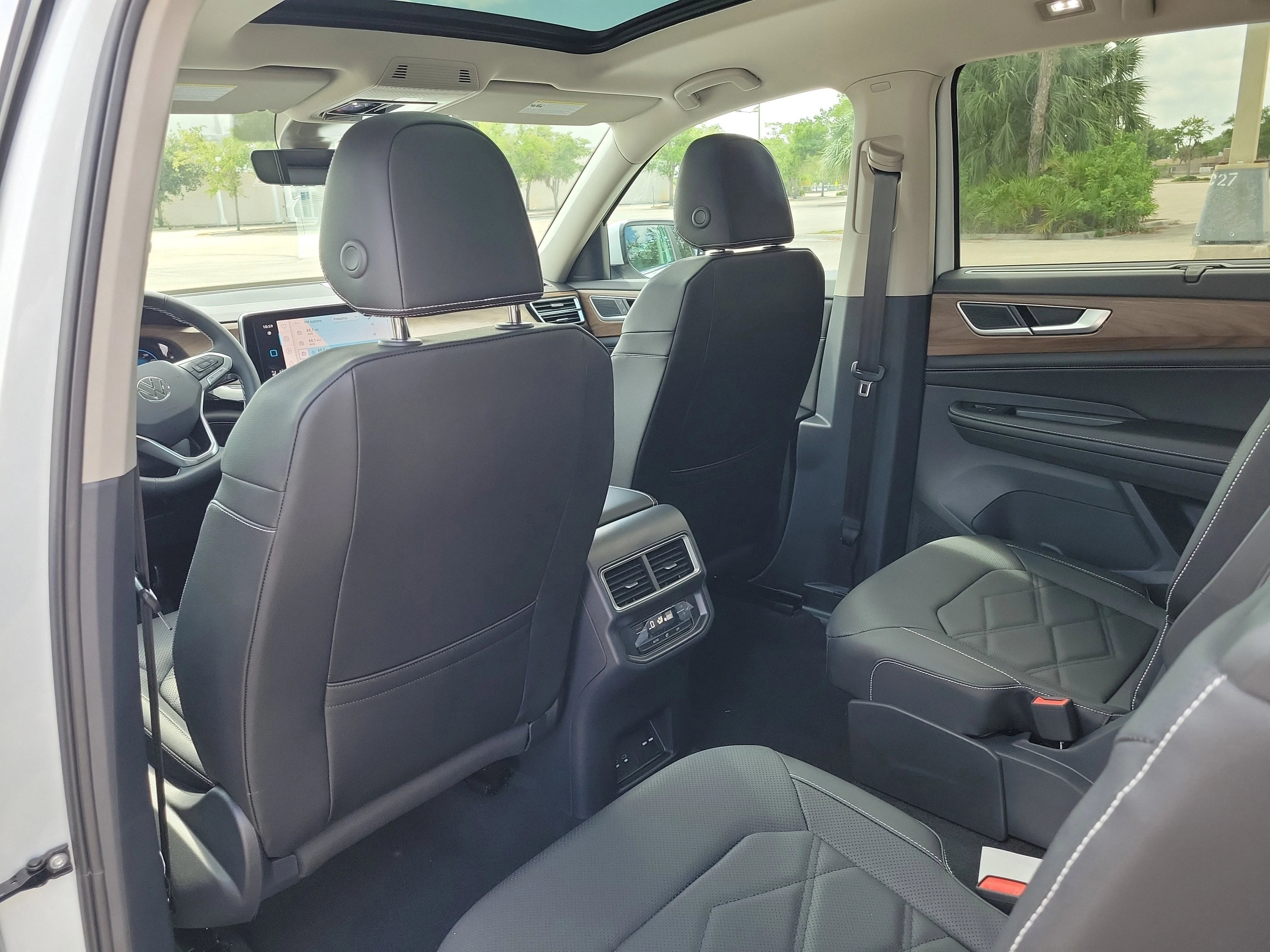 New 2026 White Volkswagen SE w/Technology image 12
