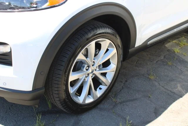 Used 2021 White Ford Platinum image 11