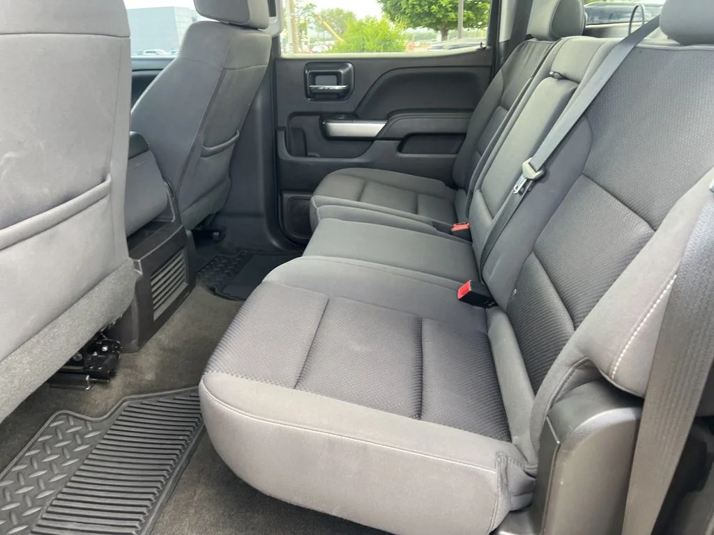 Used 2018 Silver Chevrolet LT image 18