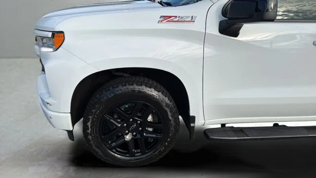 Used 2024 White Chevrolet RST image 33