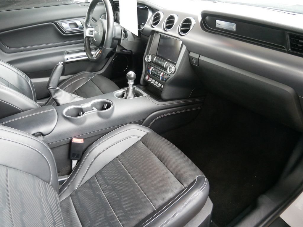 Used 2019 White Ford GT Premium image 9