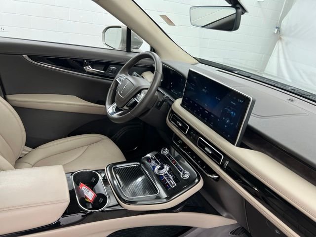 Used 2023 Beige Lincoln Reserve image 27