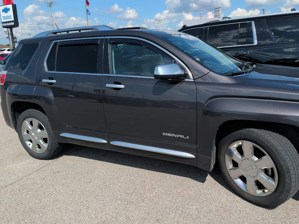 Used 2015 IRIDIUM METALLIC GMC Denali image 2
