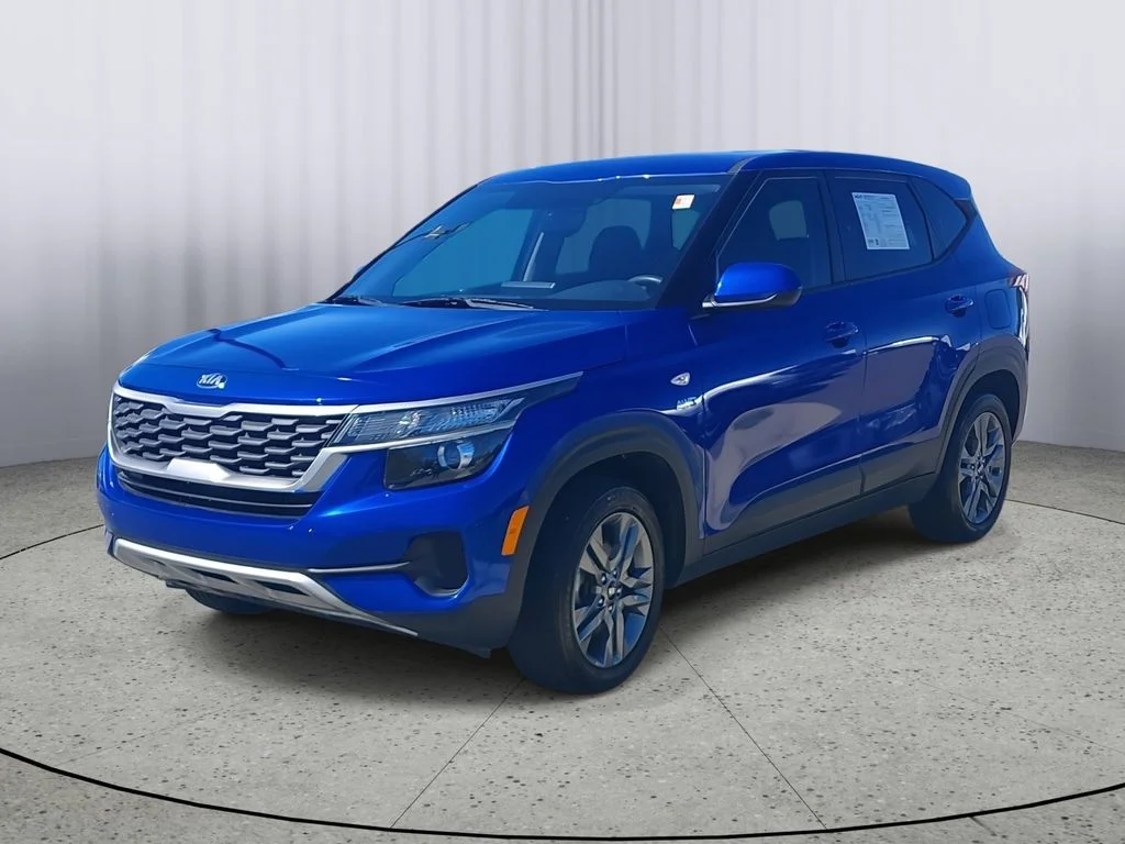 Used 2021 Blue Kia LX image 7