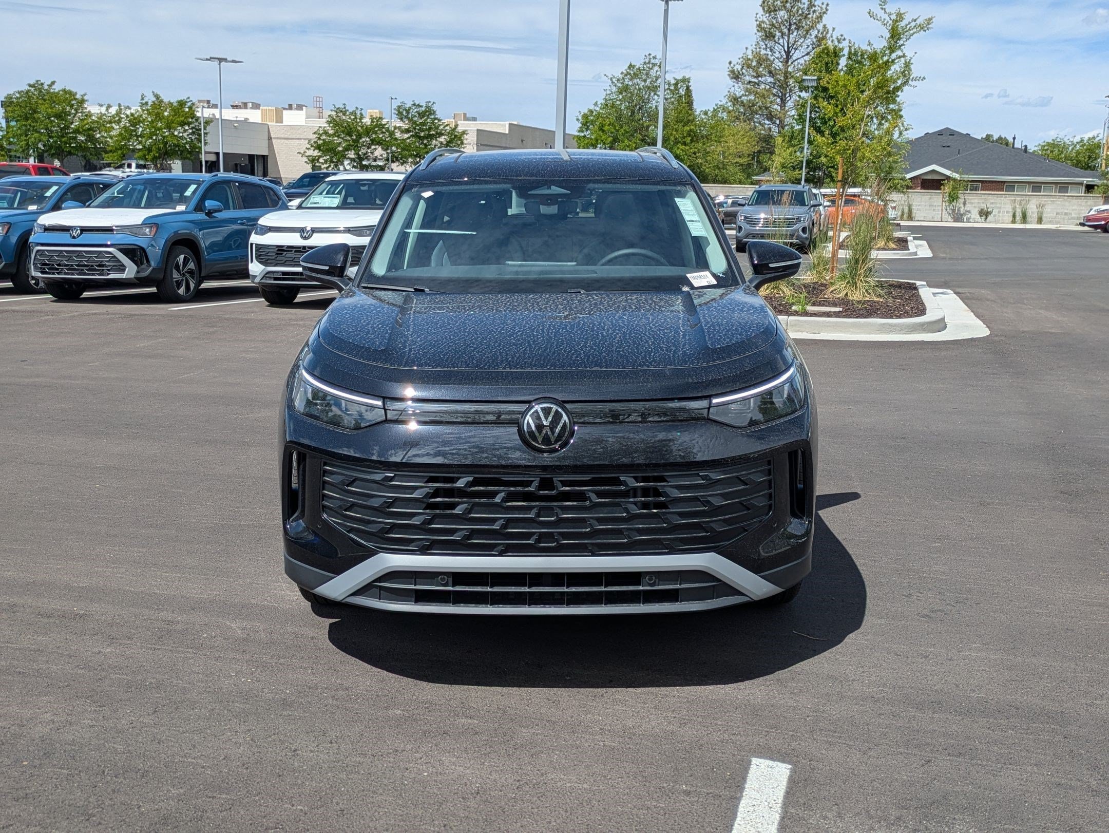 New 2026 Deep Black Pearl Volkswagen SE image 9