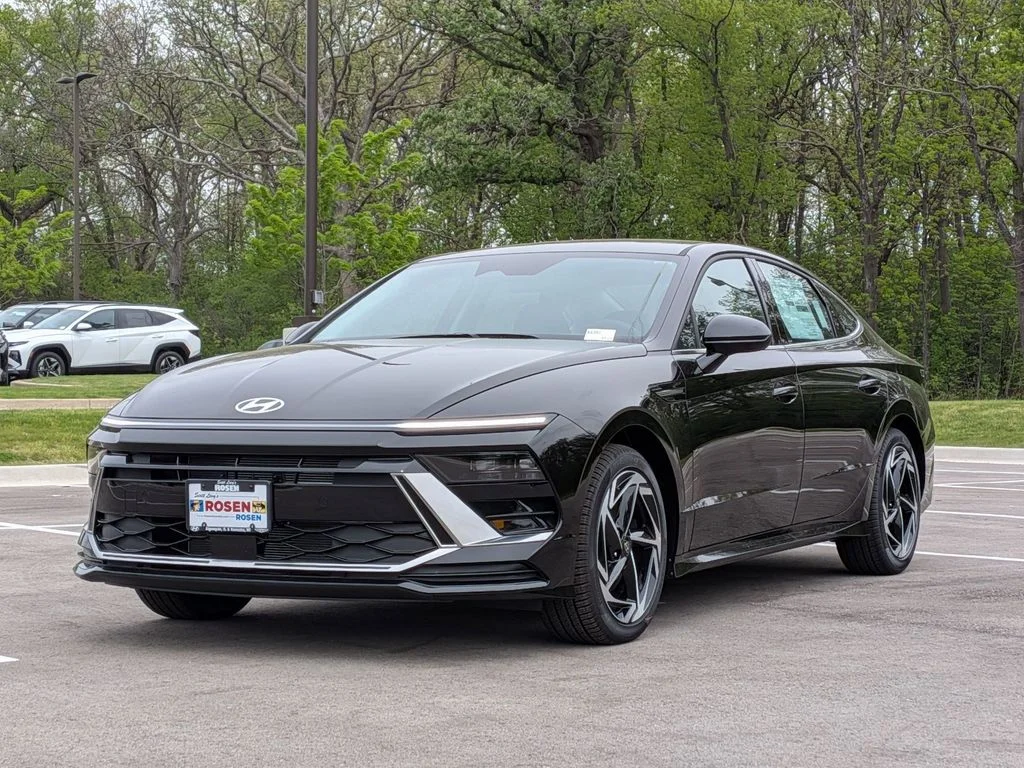 New 2026 Black Hyundai SEL Sport image 3