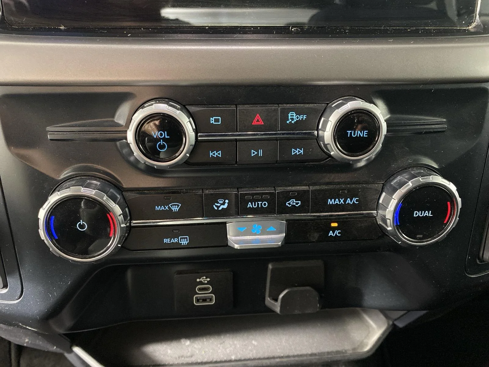 Used 2025 Carbonized Gray Ford XLT image 19