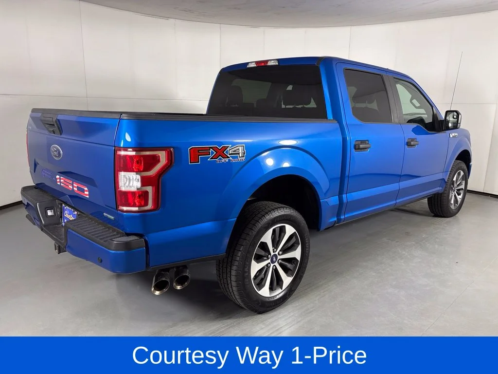 Used 2020 Blue Ford XL image 11