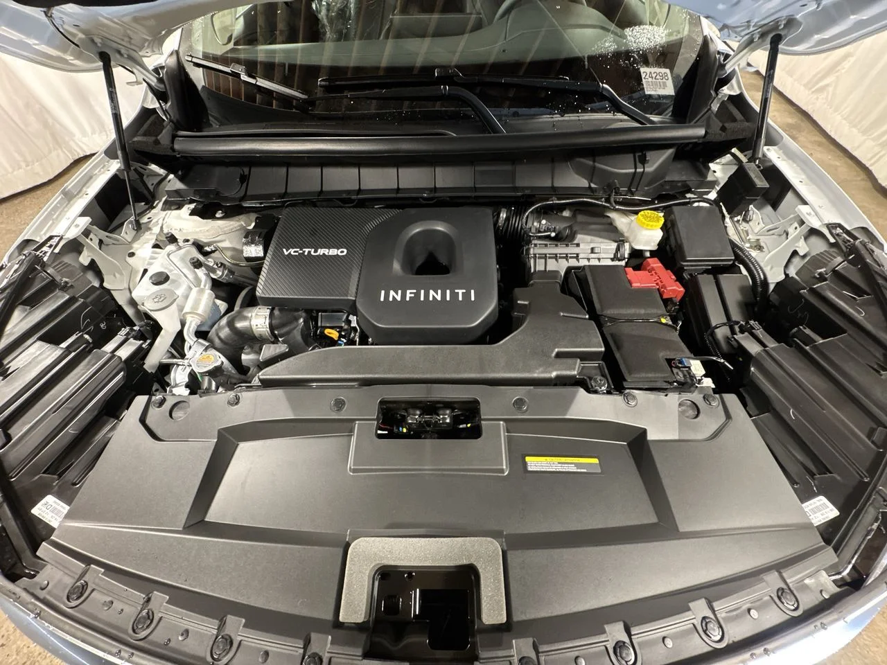 Certified Used 2026 White INFINITI LUXE image 34