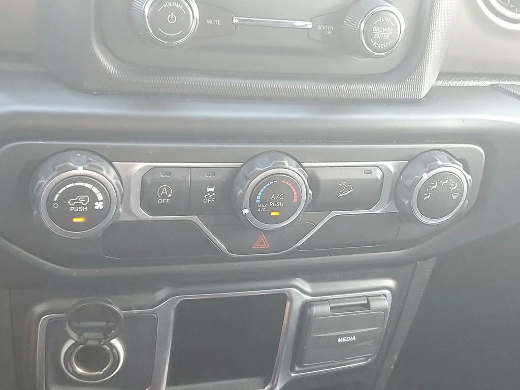 Used 2019 White Jeep Unlimited Sport image 25