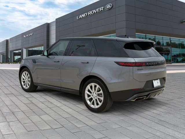 Used 2023  Land Rover SE image 3