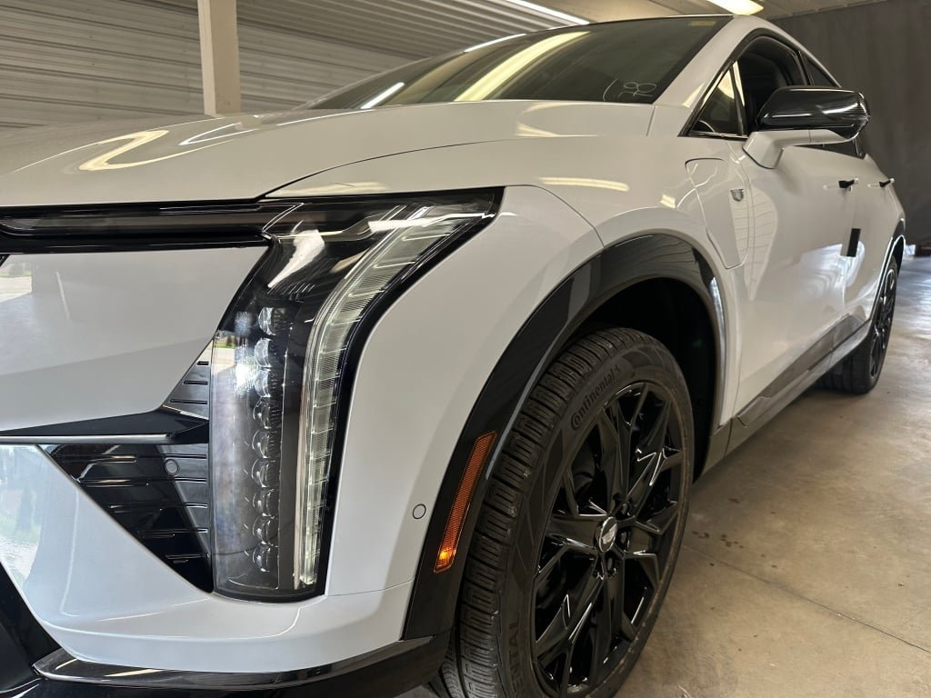 2027 Cadillac OPTIQ Premium Sport - Photo 35