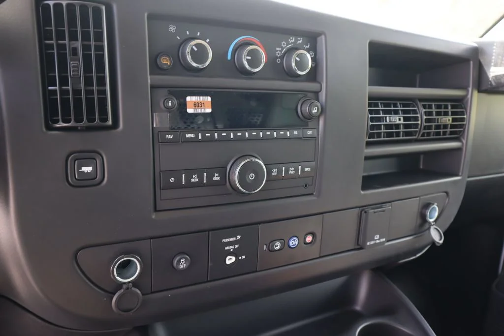 2025 GMC Savana Cargo Work Van - Photo 12