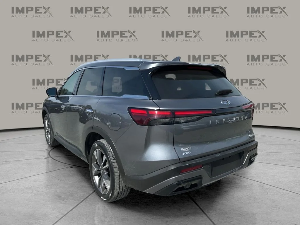 Used 2023 Gray INFINITI LUXE image 3