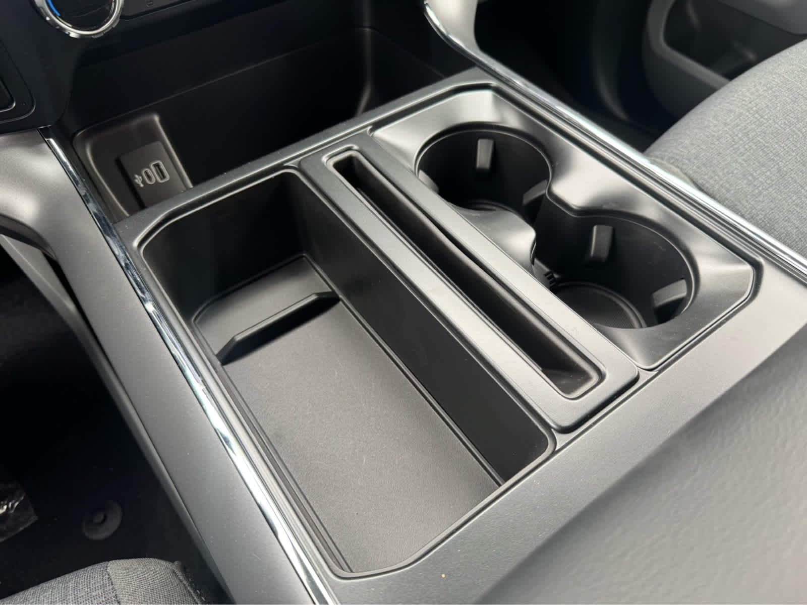 New 2026 Carbonized Gray Metallic Ford XLT image 18