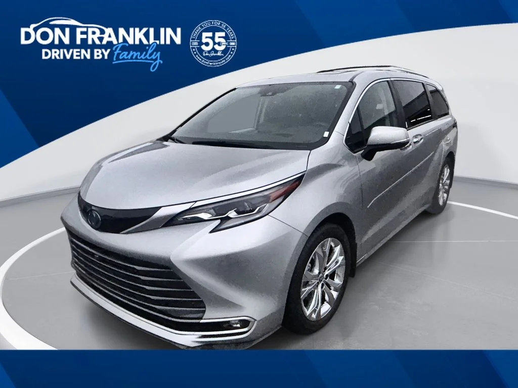 2023 Toyota Sienna Platinum 7-Passenger Hybrid FWD's photo