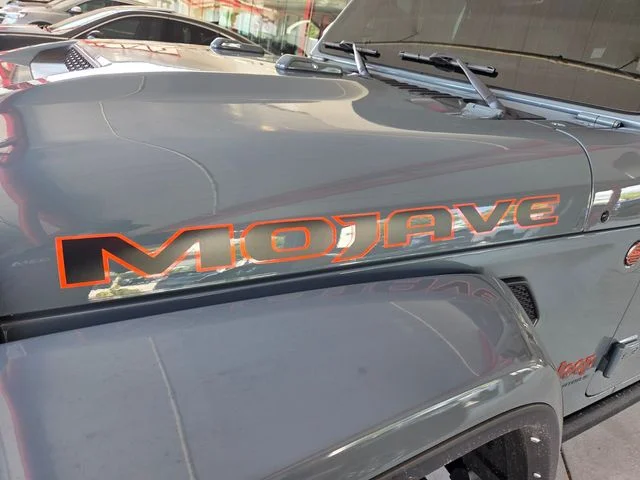 Used 2024 Gray Jeep Mojave image 3