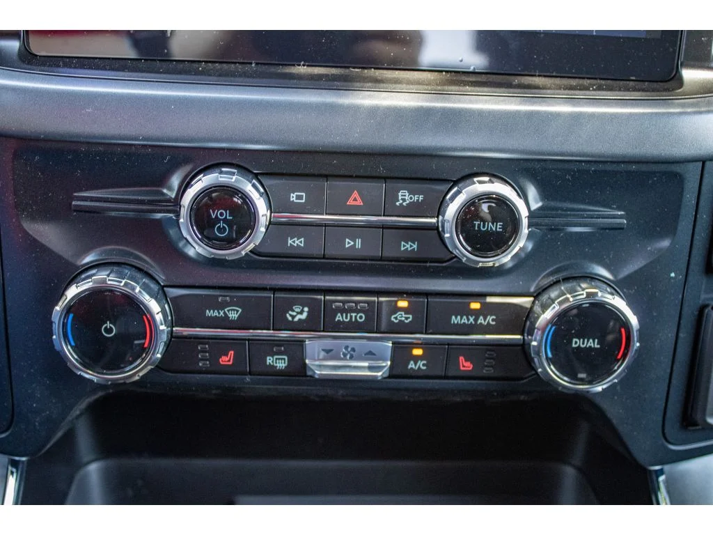 New 2026 CARBONIZED GRAY METALLIC Ford XLT image 56