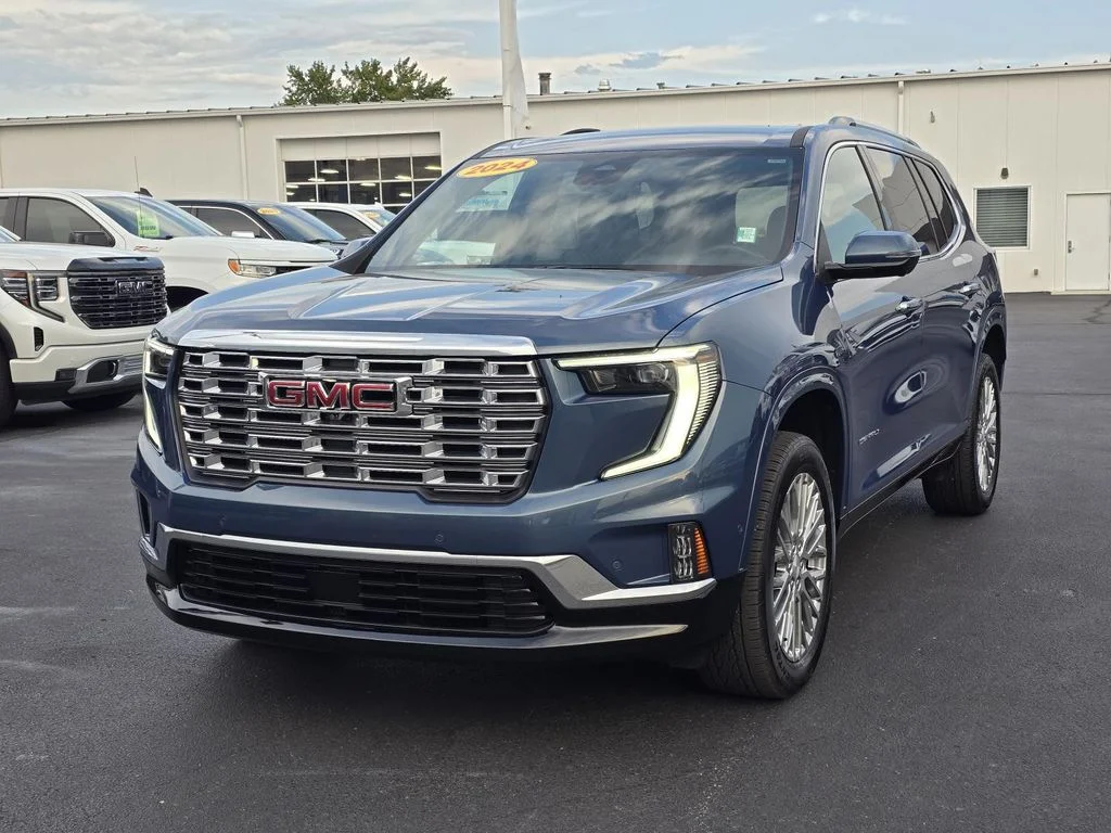 Used 2024 Downpour Metallic GMC FWD Denali image 3