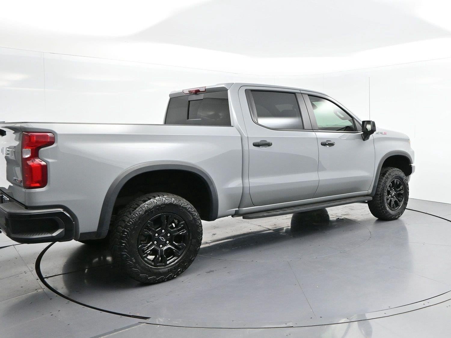 Used 2024 Slate Gray Metallic Chevrolet ZR2 image 7