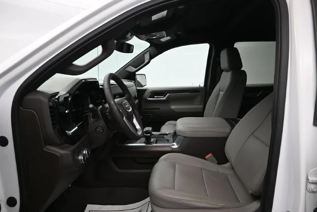 Used 2023 SUMMIT WHITE GMC SLT image 10