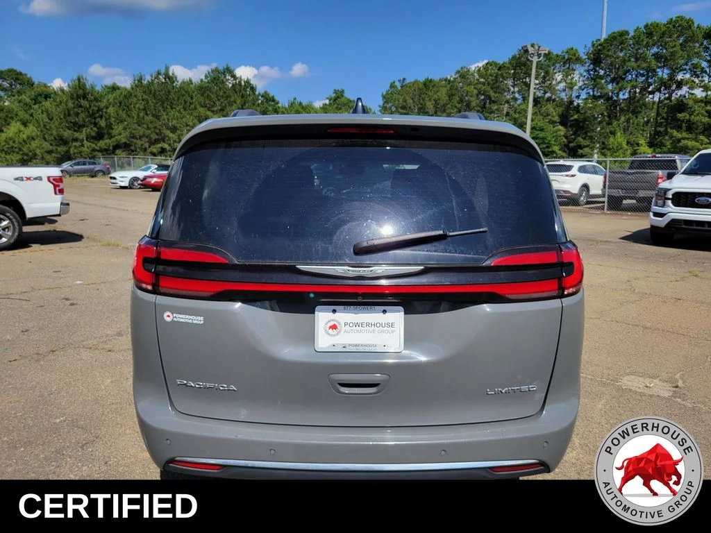 Used 2023 White Chrysler Limited image 5