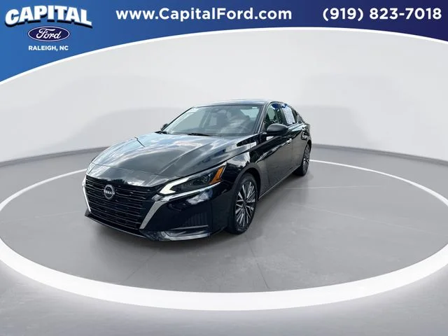Used 2025 Black Nissan 2.5 SV image 4