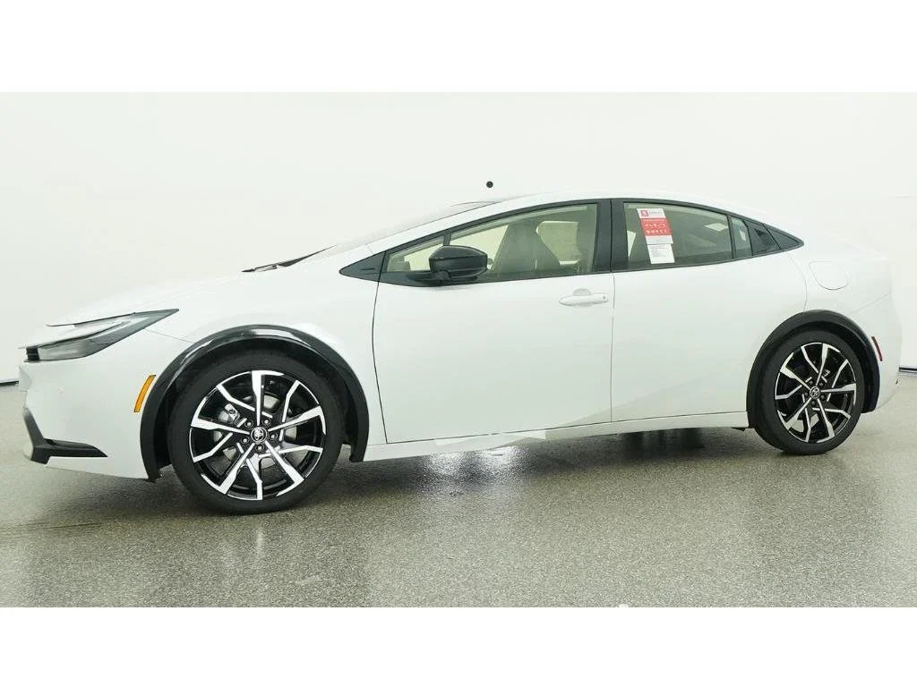 New 2026 Wind Chill Pearl Toyota XSE image 18