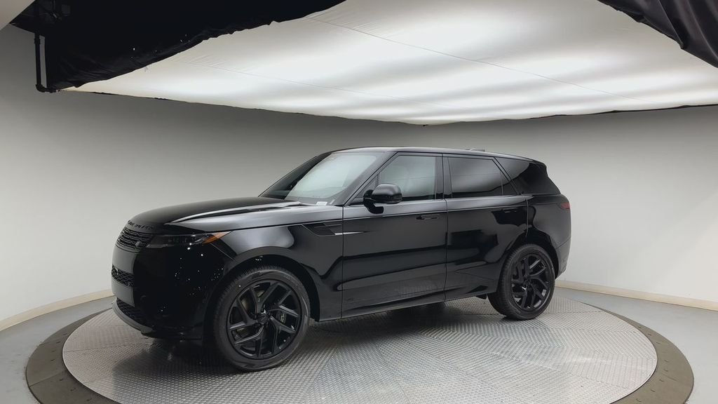 New 2026 Santorini Black LAND ROVER Dynamic SE image 6
