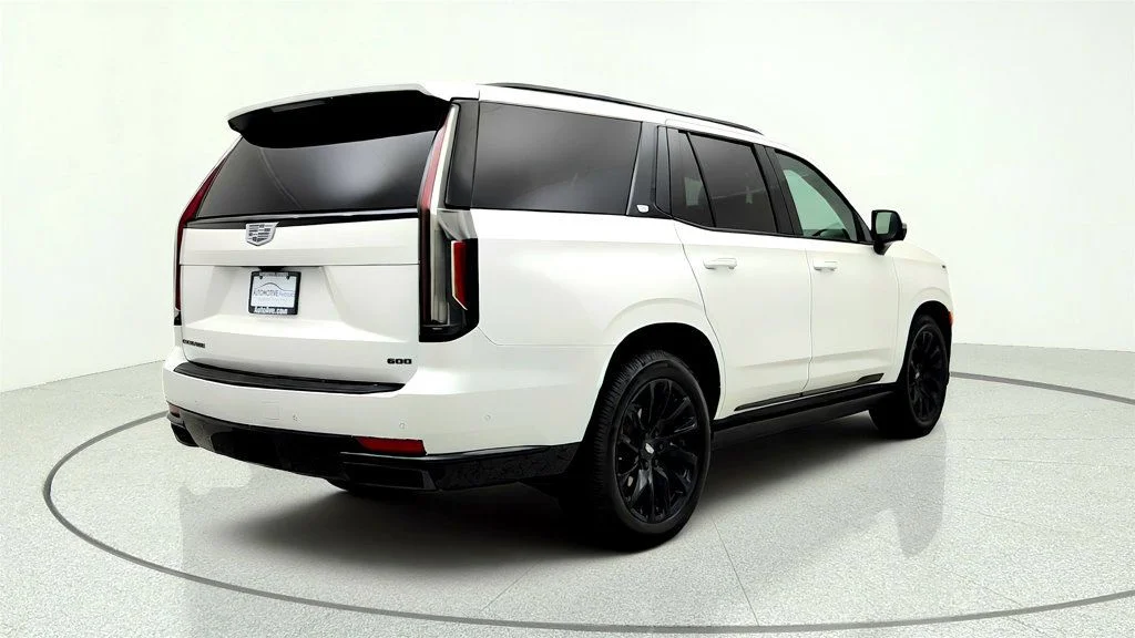 Used 2022 Crystal White Tricoat Cadillac Sport 4WD w/ Touring Pkg & Sport Performance Pkg image 5