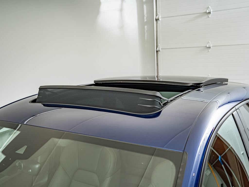 New 2026 Gentian Blue Metallic Porsche  image 18
