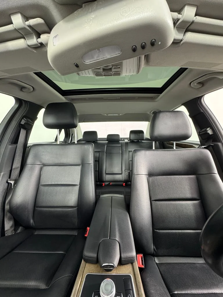 Used 2010 Iridium Silver Metallic Mercedes-Benz E 350 image 17
