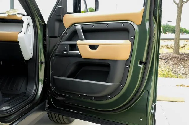 New 2026 Woolstone Green Metallic Land Rover S image 55