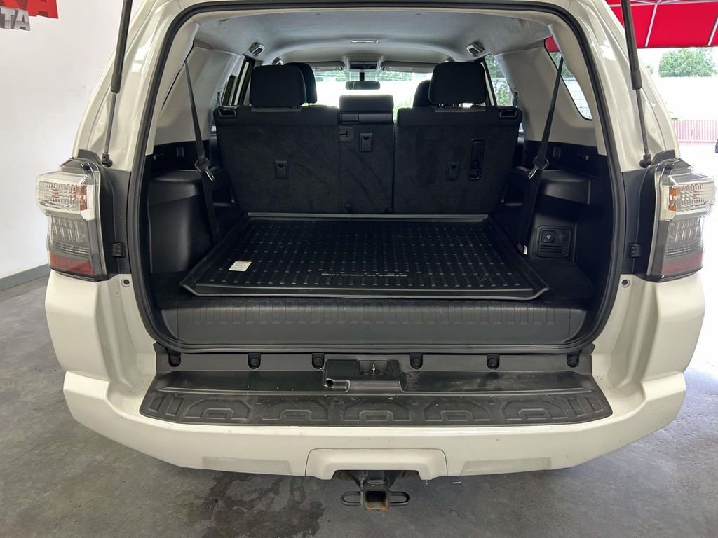 Used 2019 White Toyota SR5 image 12