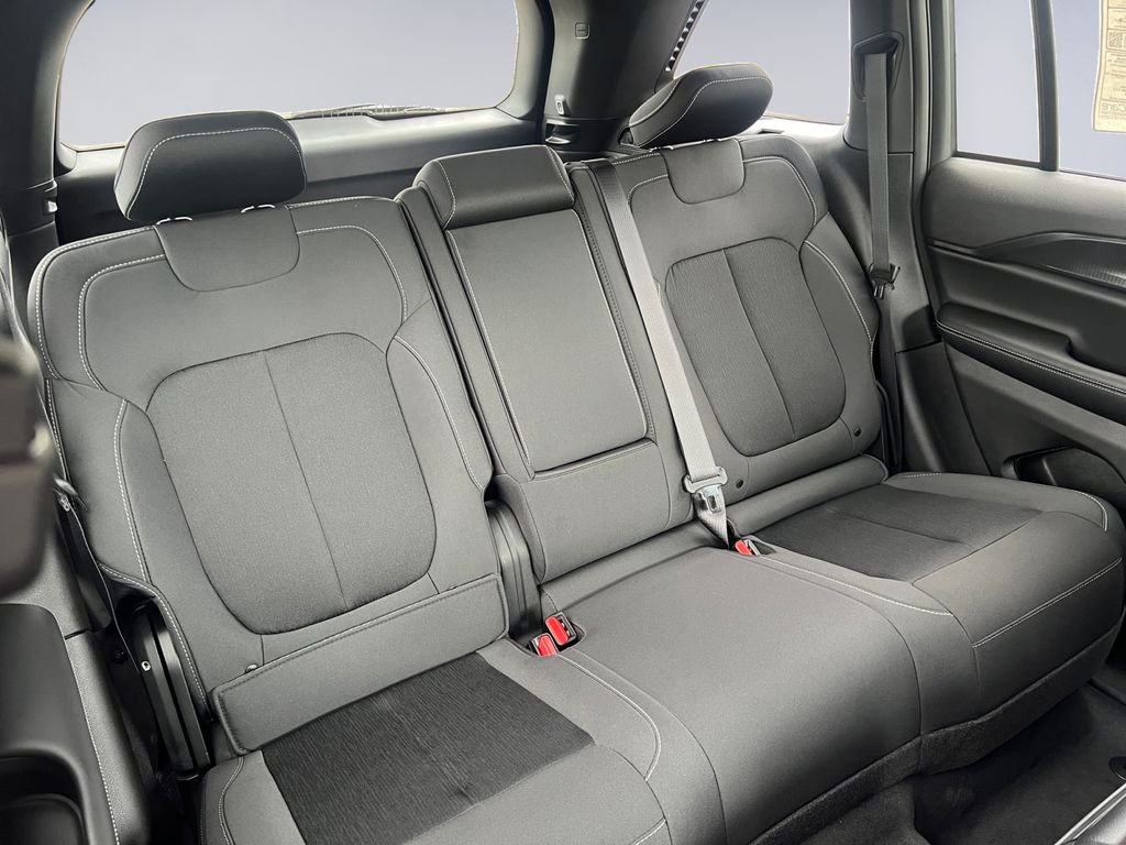 New 2026 Velvet Red Pearl-Coat Exterior Paint Jeep Laredo X image 18