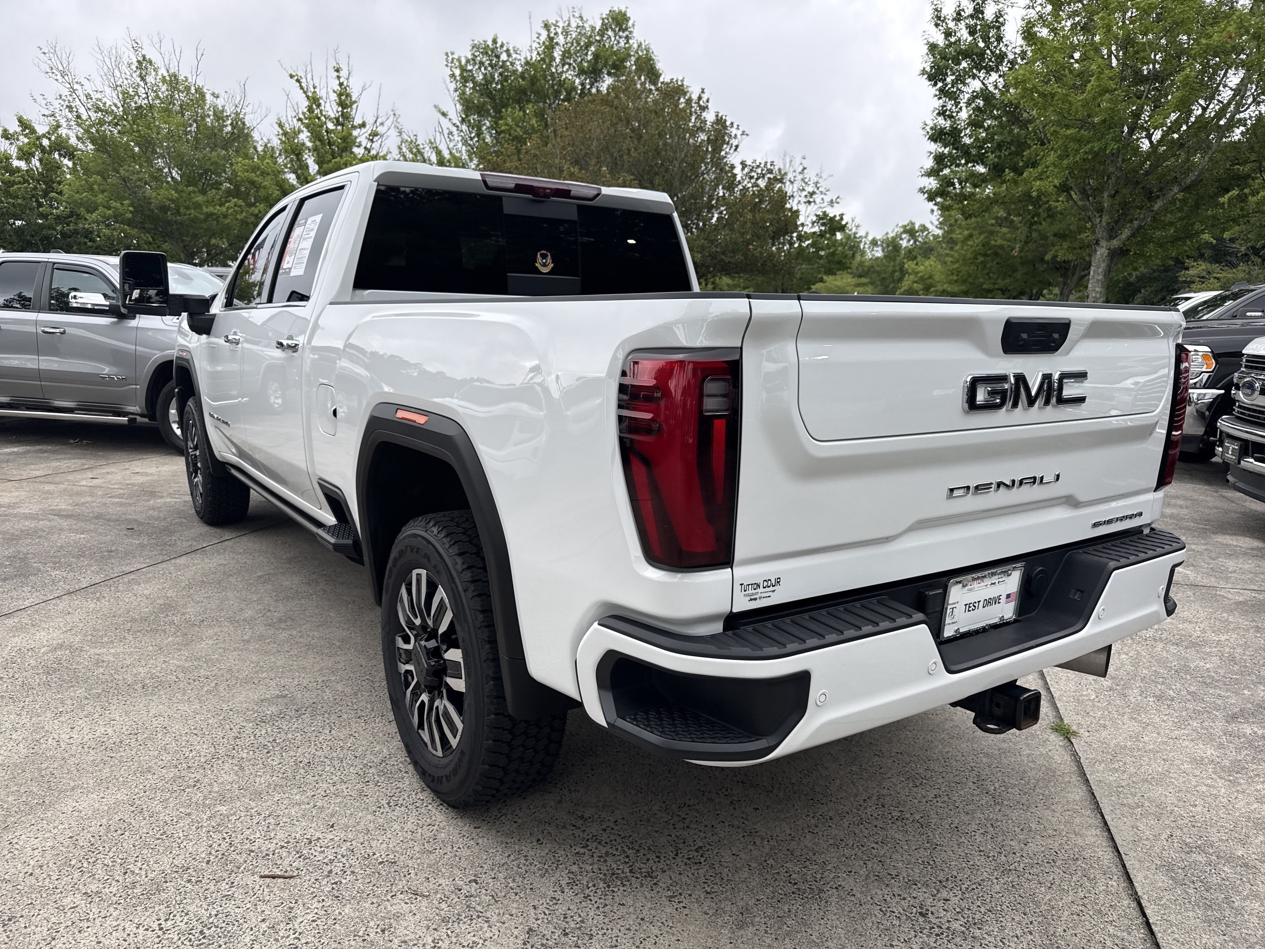 Used 2024 Summit White GMC Denali Ultimate image 5